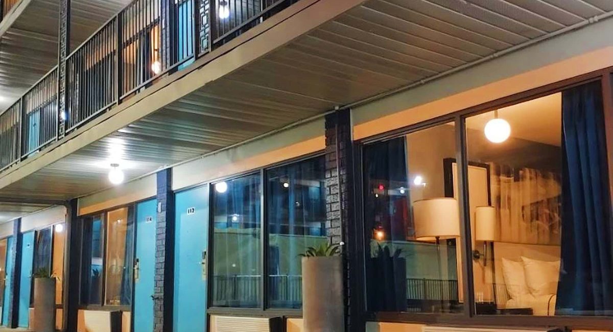17 Bposhtels Houston Balconies