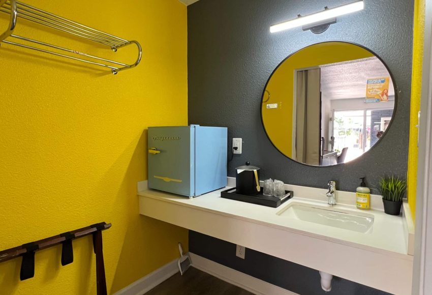 4.3 Bposhtels Houston Sink 1