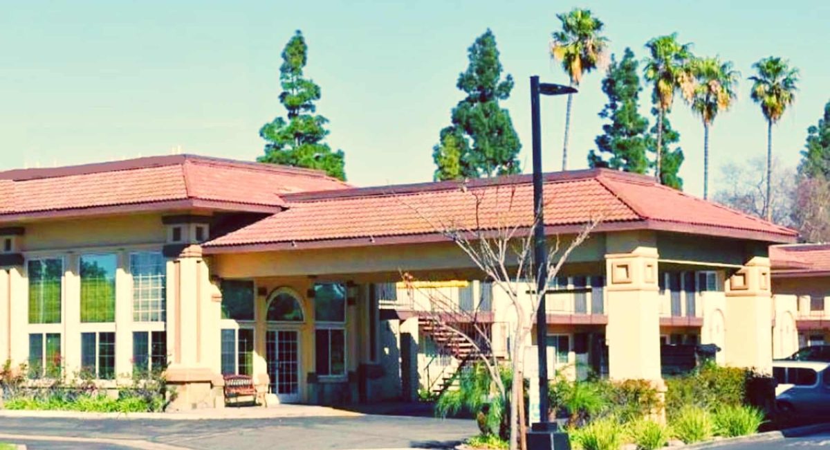 Bposhtels Anaheim Facade OldNEW
