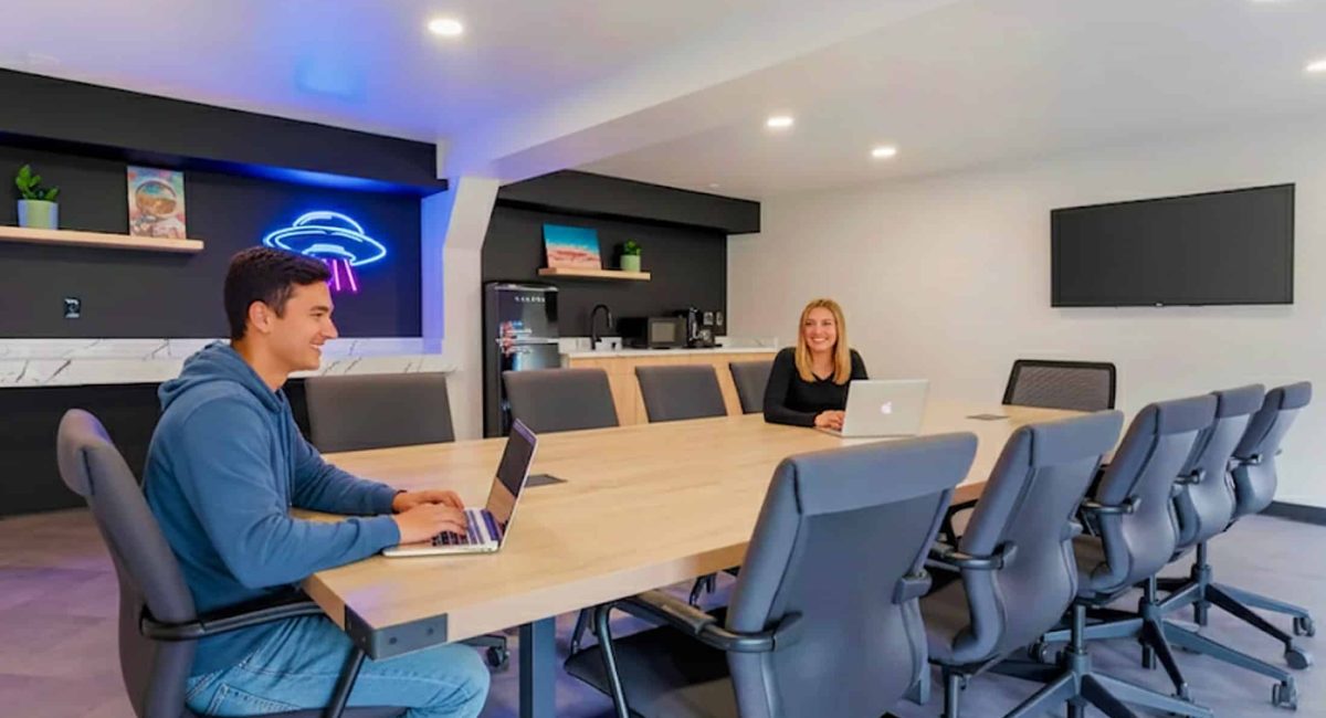 Bposhtels Houston CoWork