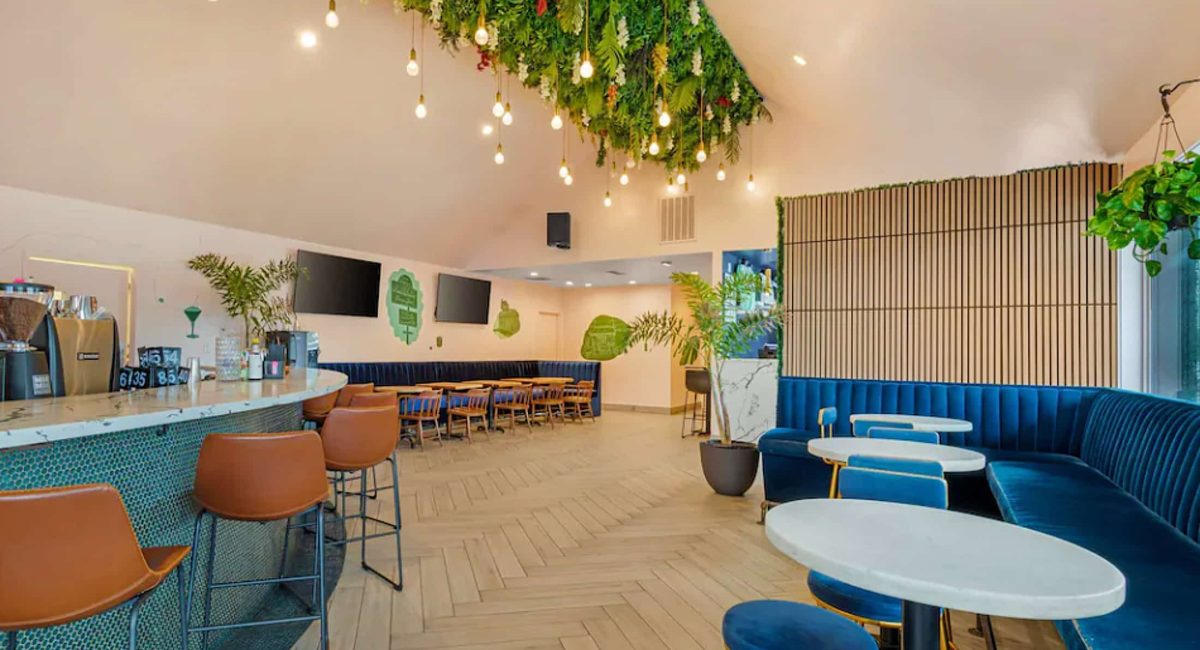 ردهة جديدة في هيوستن، بي بوشتيلز