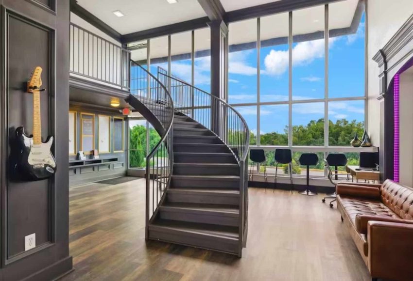 Bposhtels Nashville 21 Lobby Stairs