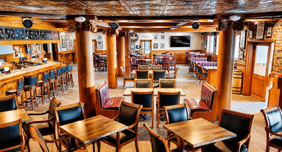 Bposhtels Nashville 24 Pub 2 Tables 2