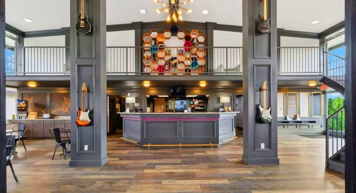 Bposhtels Nashville 5 Front Desk