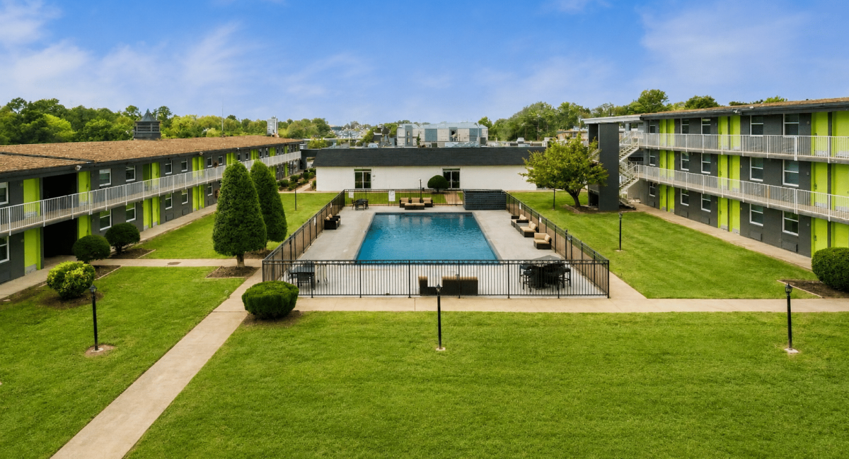 Bposhtels Nashville 9 Pool 2 2