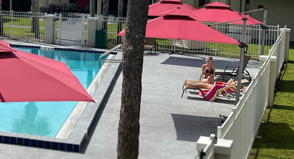 Bposhtels Orlando Disney Pool Girls